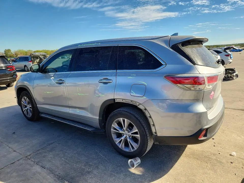 2015 TOYOTA HIGHLANDER XLE  