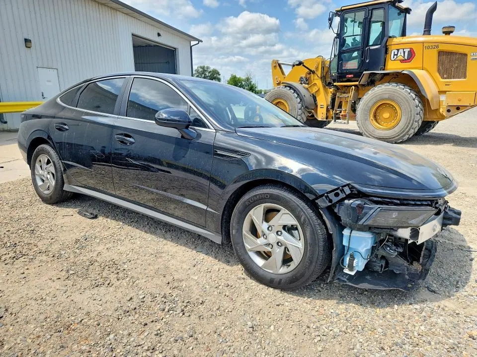 2025 HYUNDAI SONATA SE  
