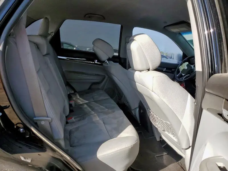 2013 KIA SORENTO LX  