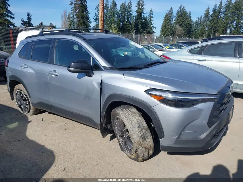 2026 TOYOTA COROLLA CROSS XLE