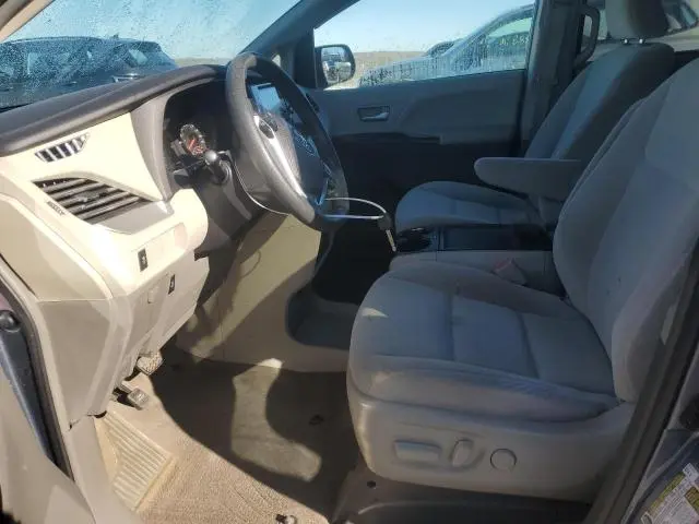 2016 TOYOTA SIENNA LE  
