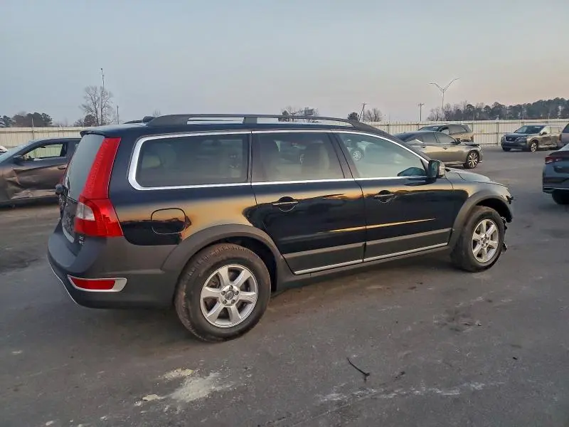 2010 VOLVO XC70 3.2  
