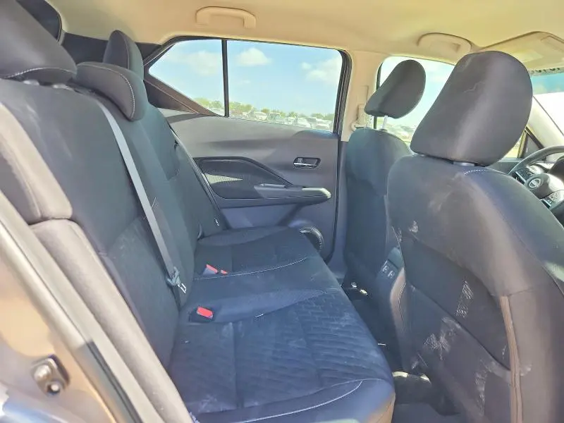 2023 NISSAN KICKS SV  