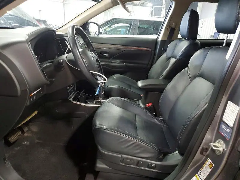 2020 MITSUBISHI OUTLANDER SE  