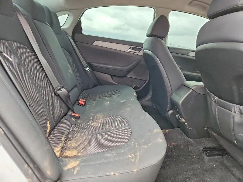 2019 HYUNDAI SONATA SE  