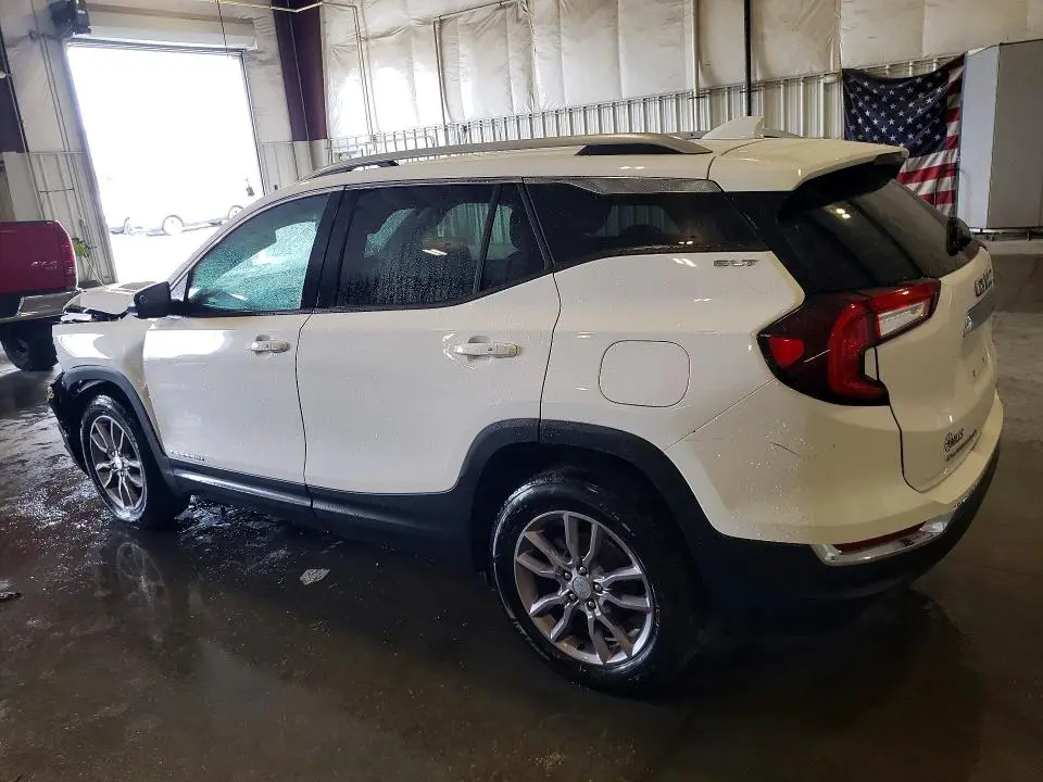 2023 GMC TERRAIN SLT  