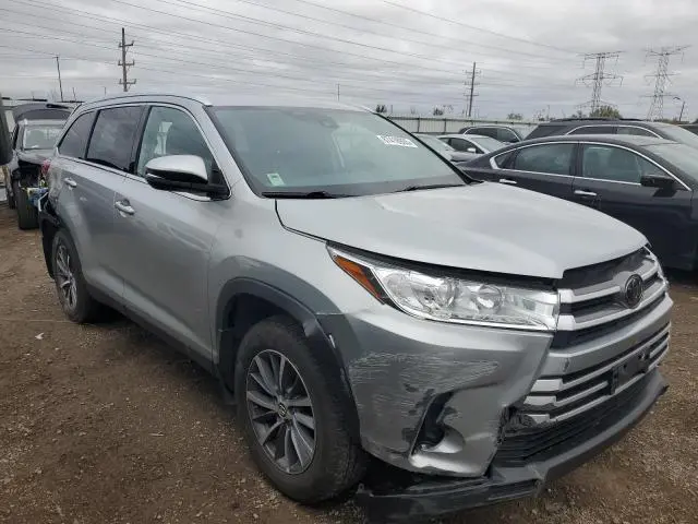 2019 TOYOTA HIGHLANDER SE  
