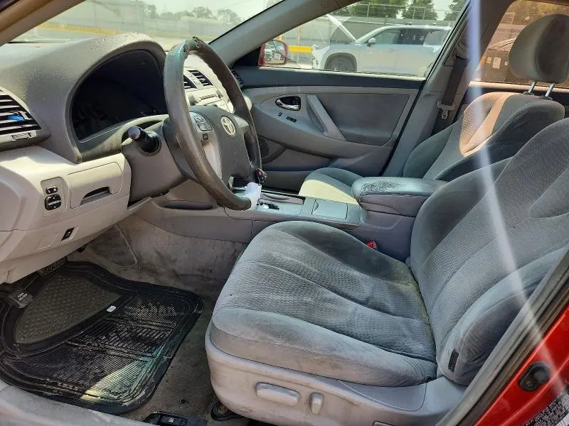 2011 TOYOTA CAMRY LE  