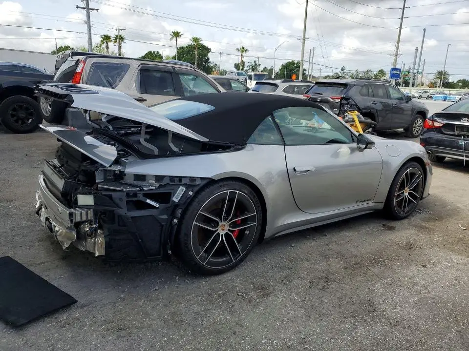 2025 PORSCHE 911 CARRERA GTS  