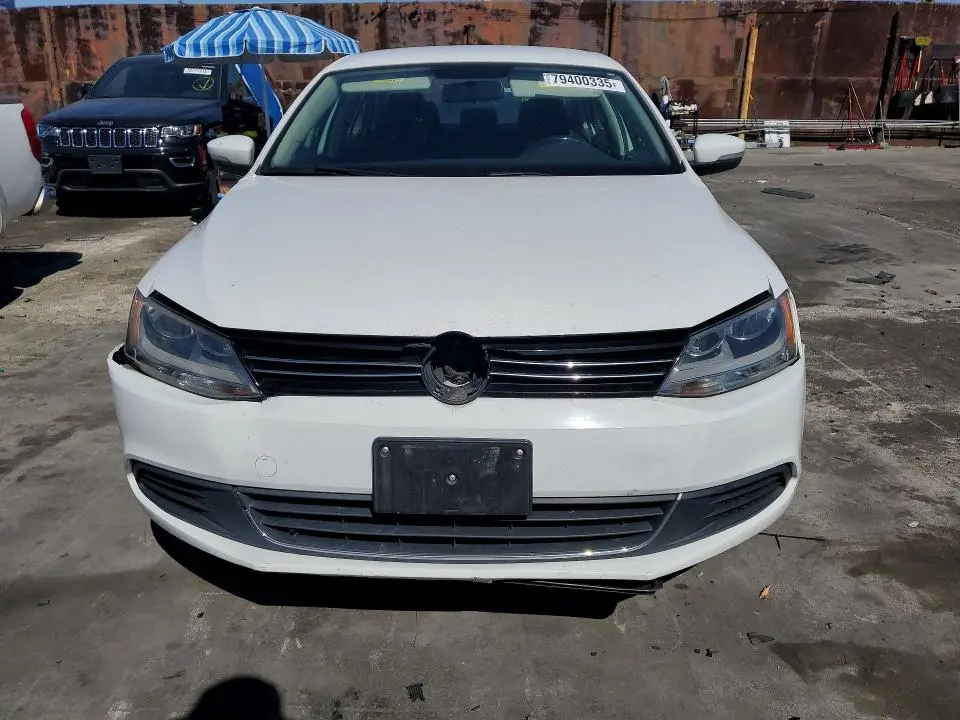2014 VOLKSWAGEN JETTA SE  