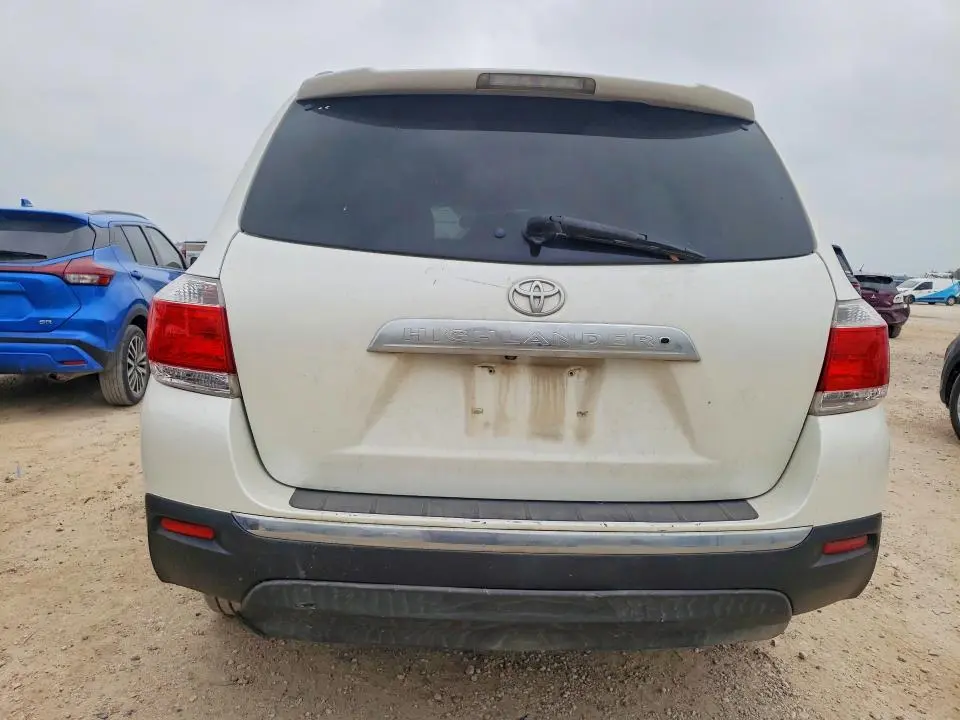 2011 TOYOTA HIGHLANDER LIMITED  