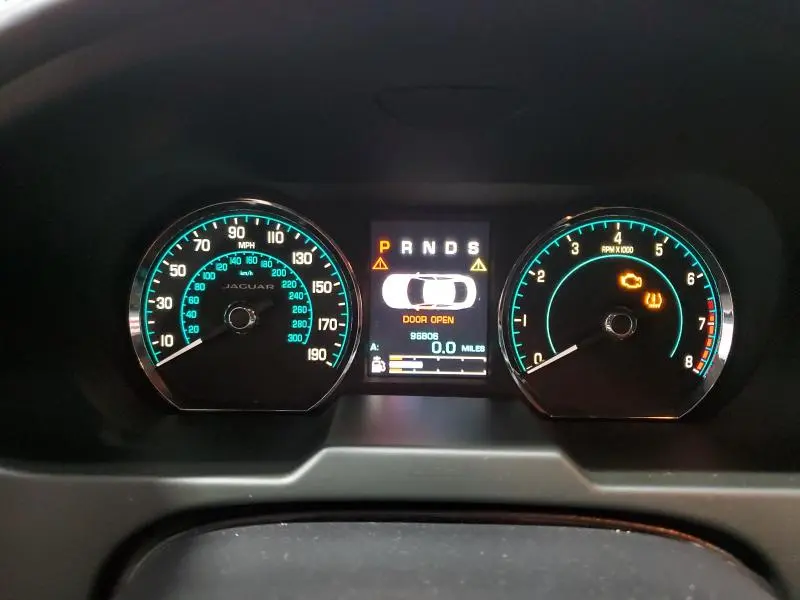 2014 JAGUAR XF   