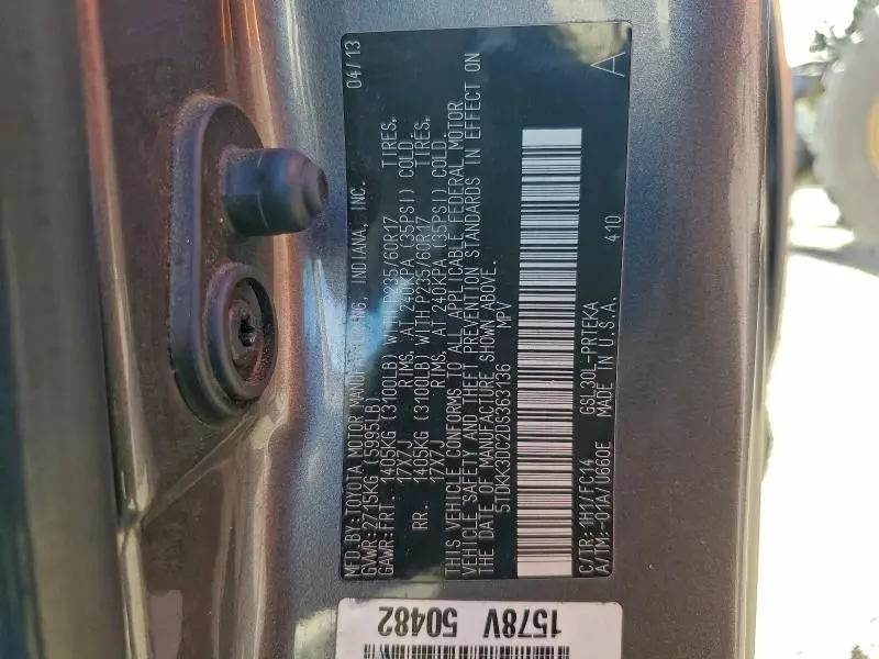 2013 TOYOTA SIENNA LE  