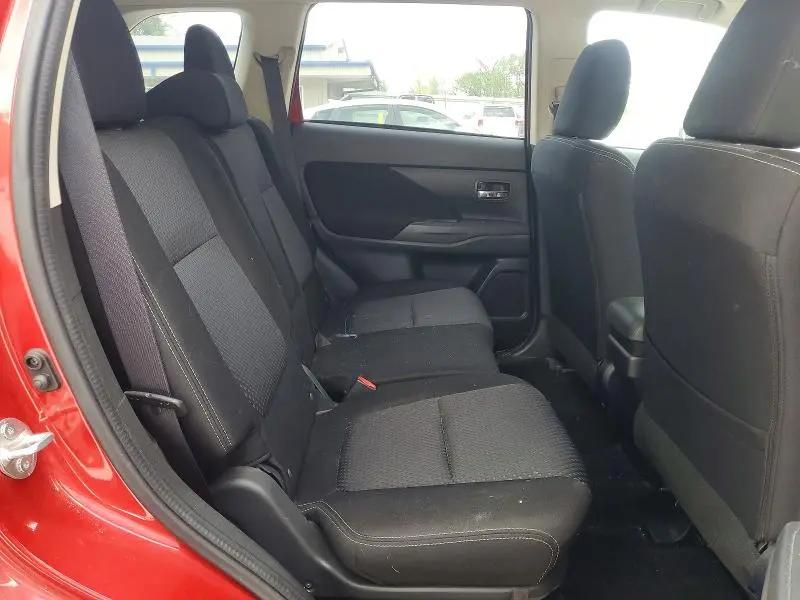 2016 MITSUBISHI OUTLANDER SE  