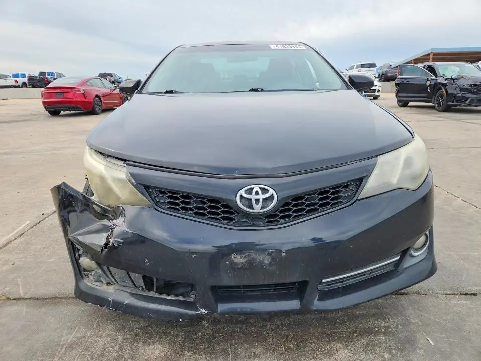 2013 TOYOTA CAMRY SE  