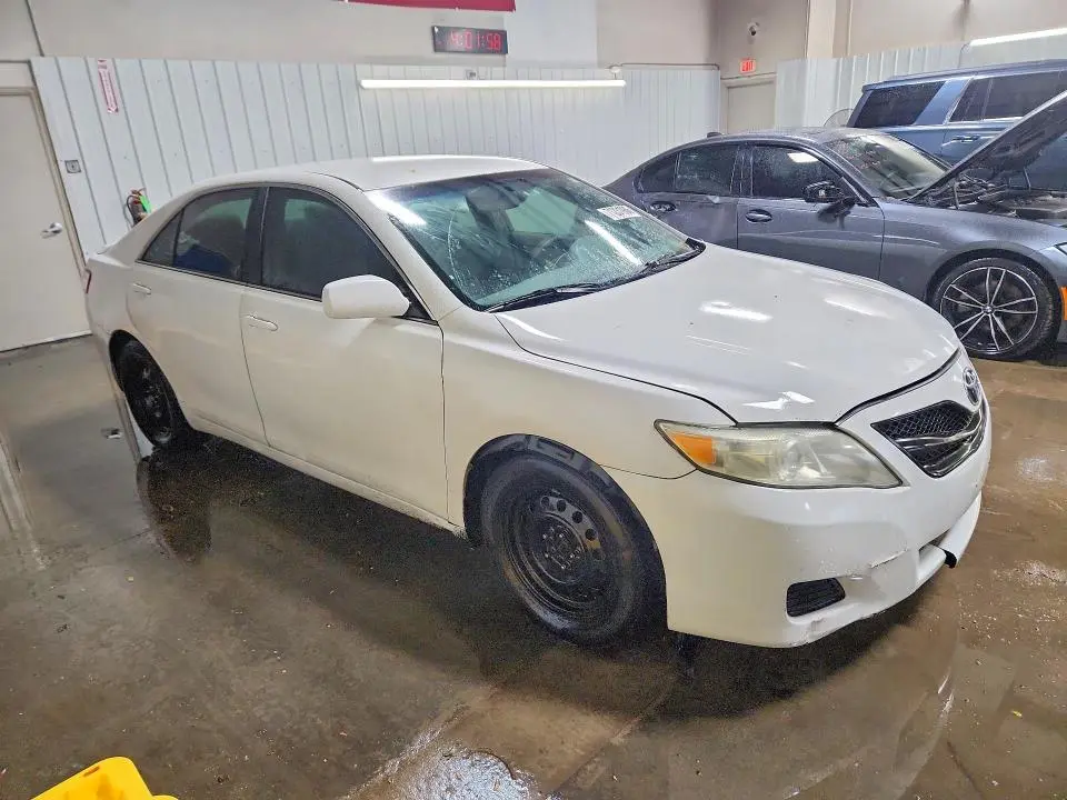 2011 TOYOTA CAMRY LE  
