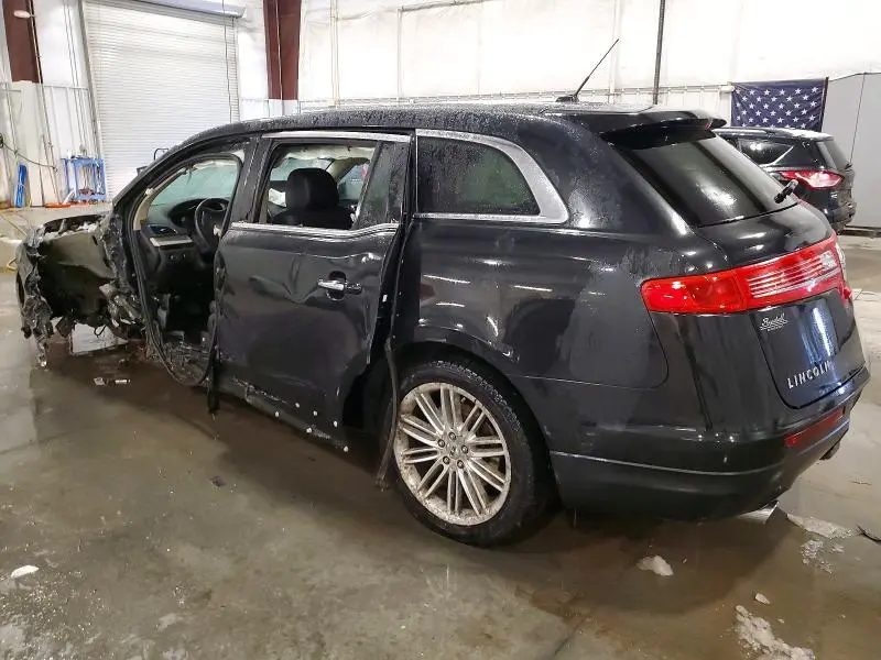 2014 LINCOLN MKT   