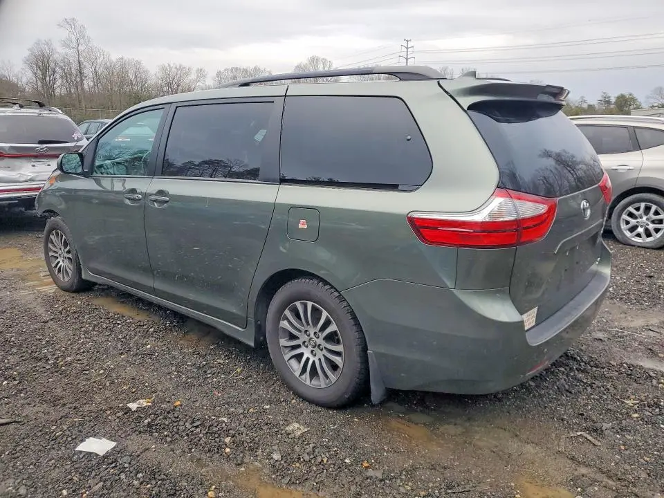 2019 TOYOTA SIENNA XLE 8-PASSENGER  