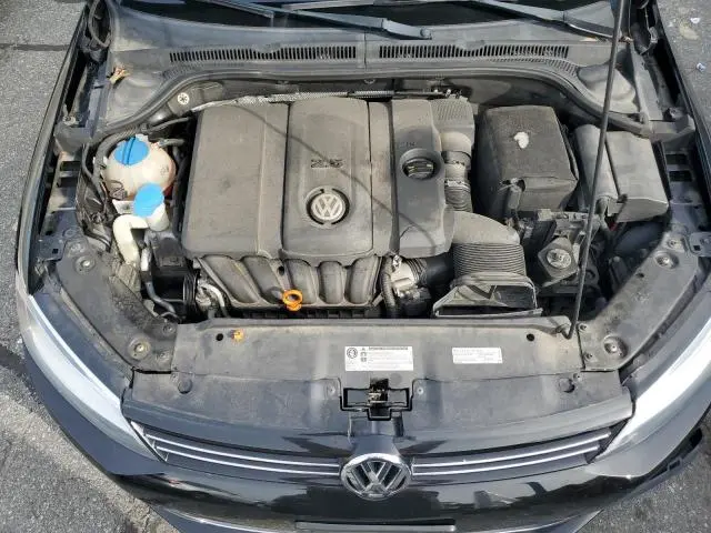 2013 VOLKSWAGEN JETTA SE  