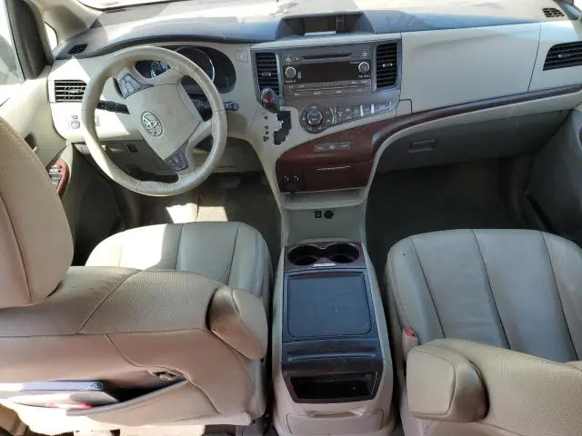 2012 TOYOTA SIENNA XLE  