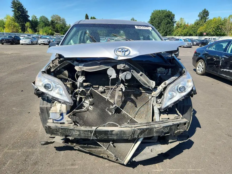 2015 TOYOTA SIENNA L 7-PASSENGER  