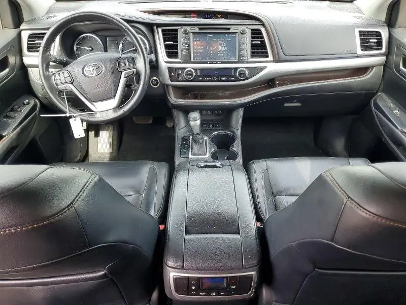 2017 TOYOTA HIGHLANDER XLE  