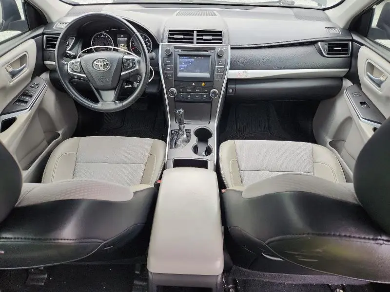 2016 TOYOTA CAMRY SE  