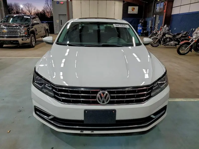 2019 VOLKSWAGEN PASSAT WOLFSBURG  