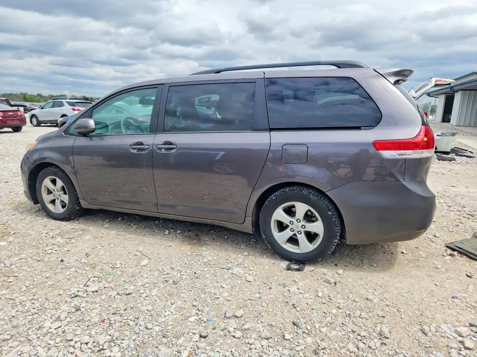 2012 TOYOTA SIENNA LE  