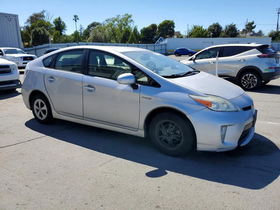2015 TOYOTA PRIUS THREE  