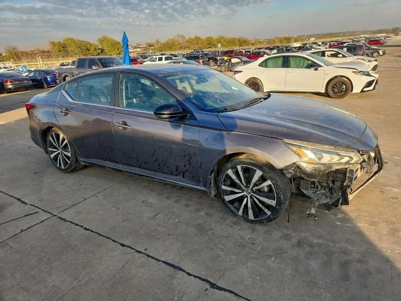 2019 NISSAN ALTIMA SR  
