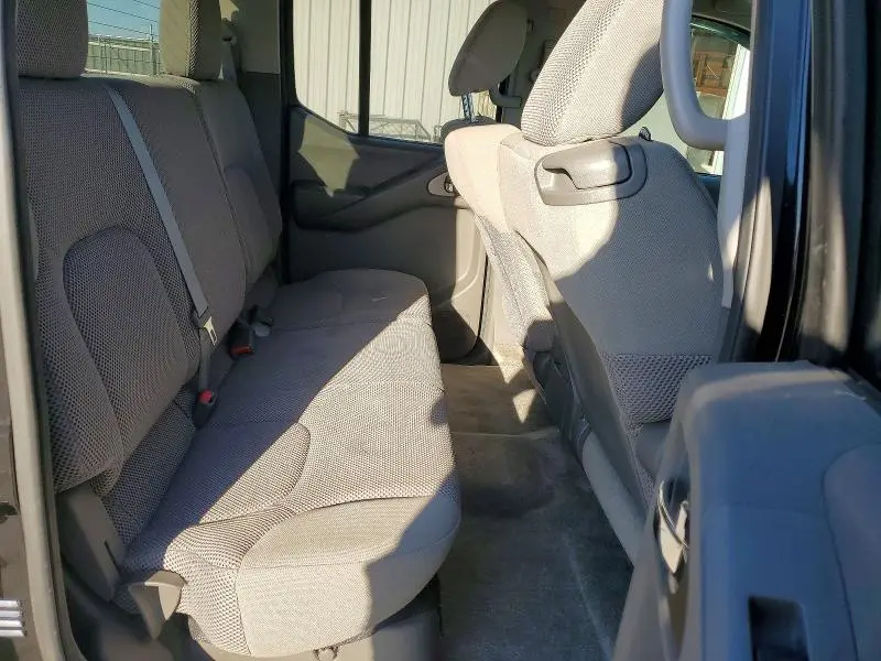 2012 NISSAN FRONTIER S  
