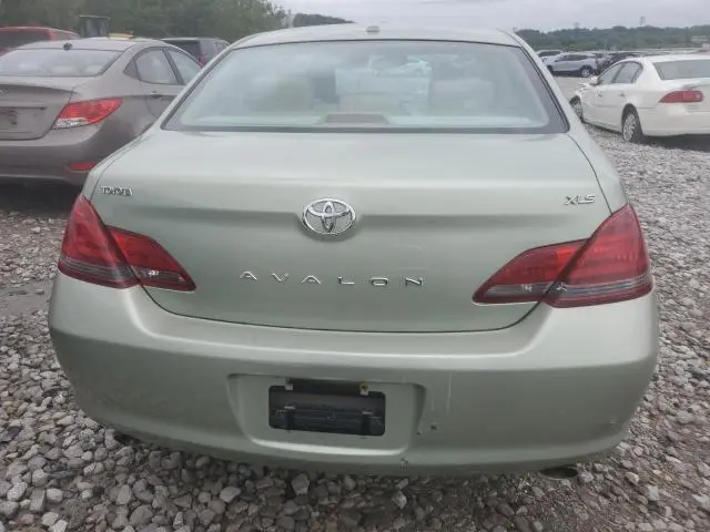 2010 TOYOTA AVALON XL  