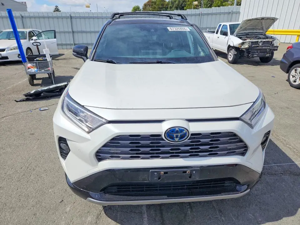 2020 TOYOTA RAV4 XSE  