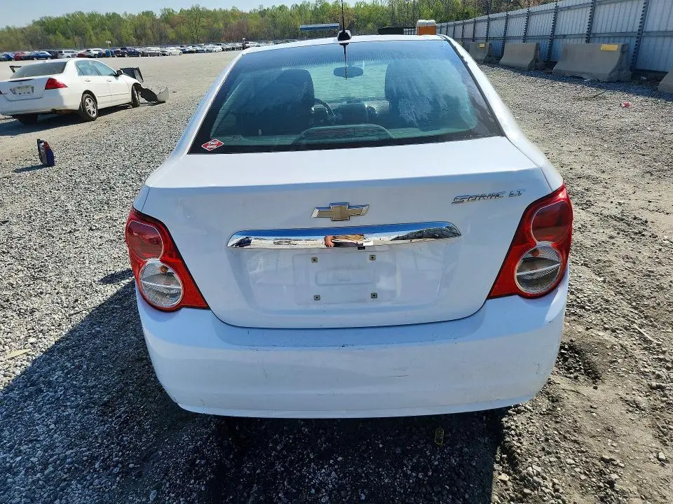 2016 CHEVROLET SONIC LT  