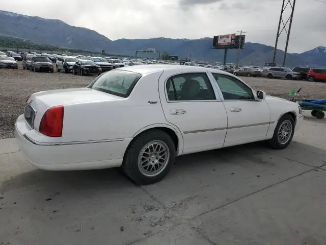 2011 LINCOLN TOWN CAR SIGNATURE LIMITED