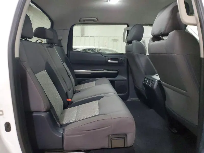 2017 TOYOTA TUNDRA SR5  
