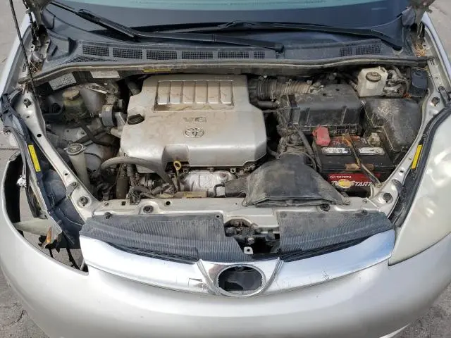 2010 TOYOTA SIENNA XLE  