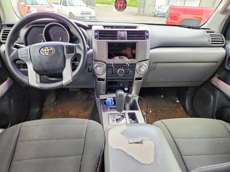 2011 TOYOTA 4RUNNER SR5  