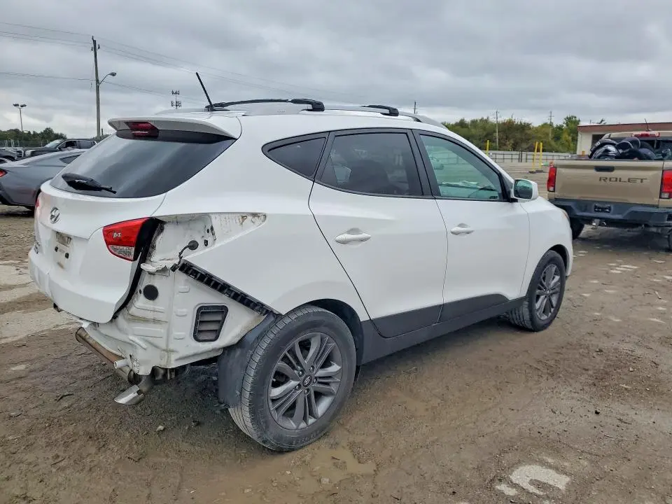 2015 HYUNDAI TUCSON SE  