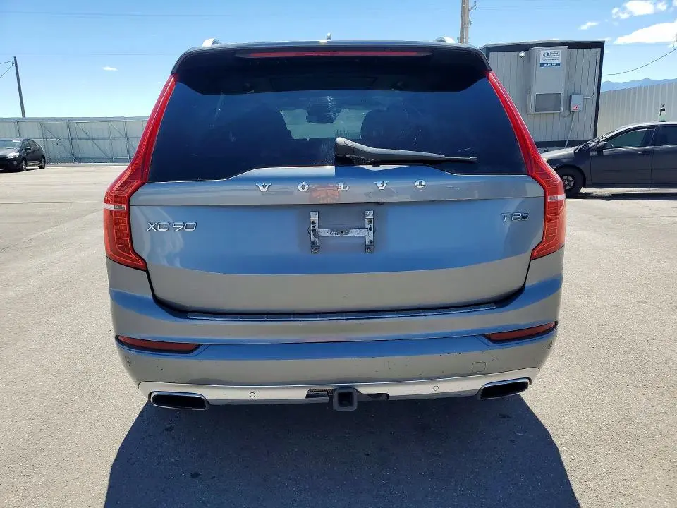 2016 VOLVO XC90 T8  