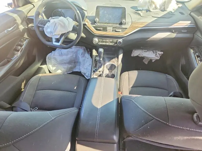 2023 NISSAN ALTIMA SV  