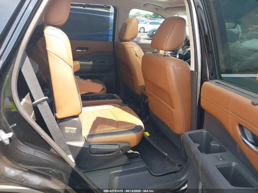 2023 NISSAN PATHFINDER PLATINUM 4WD