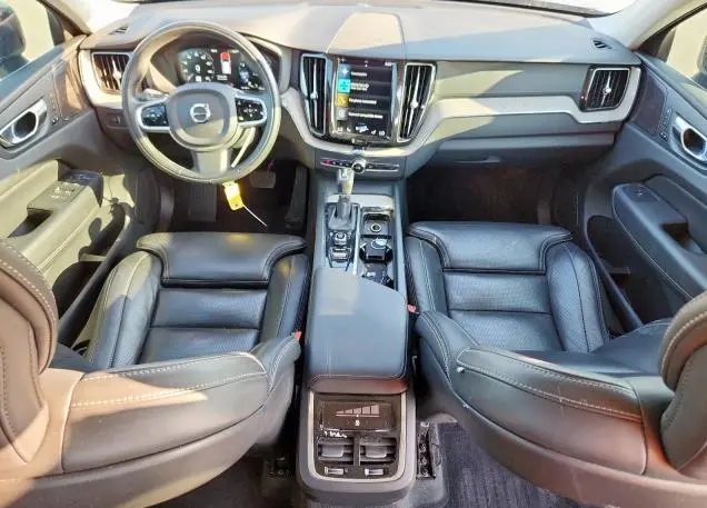 2021 VOLVO XC60 T5 INSCRIPTION  