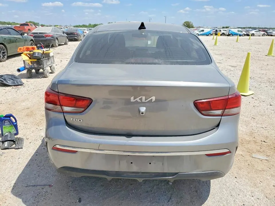 2022 KIA RIO LX   