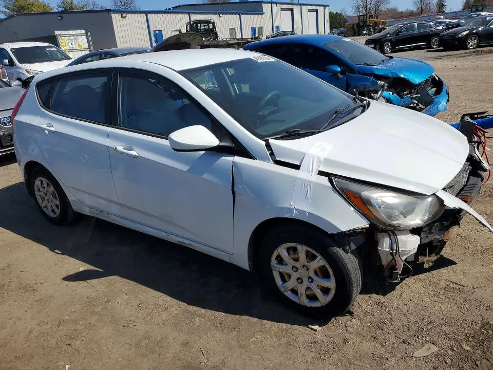 2013 HYUNDAI ACCENT GS  