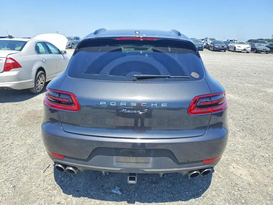 2017 PORSCHE MACAN   