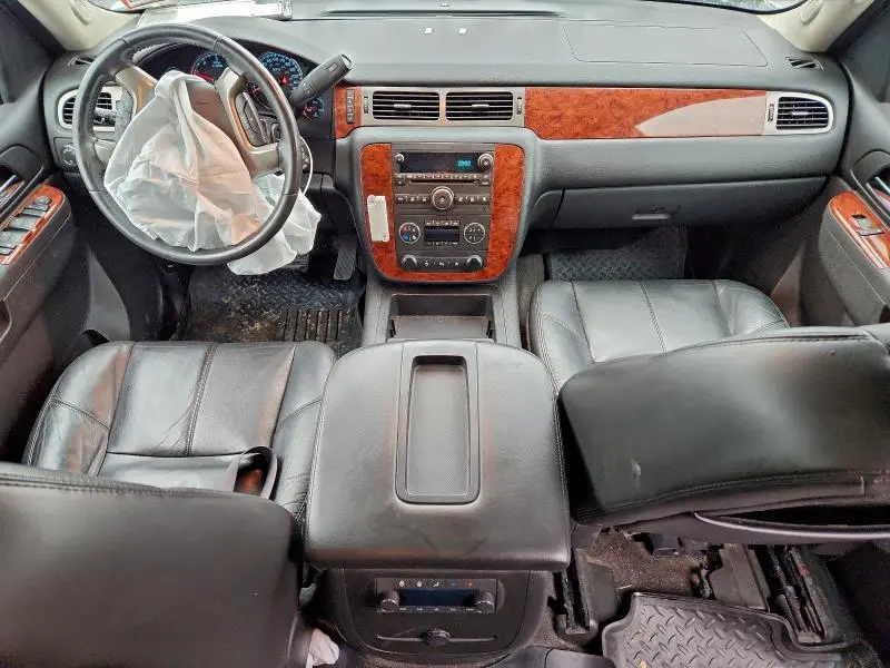 2011 CHEVROLET SUBURBAN K1500 LT  