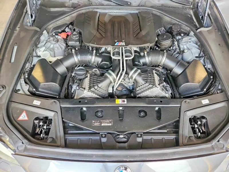 2013 BMW M5   