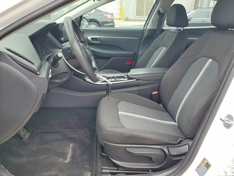 2020 HYUNDAI SONATA SE  